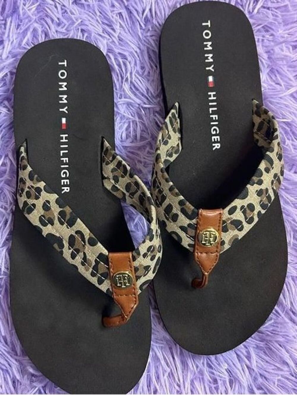 Tommy Hilfiger Women’s Leopard Print Flip Flops Size 7M Thong Sandals Summer
